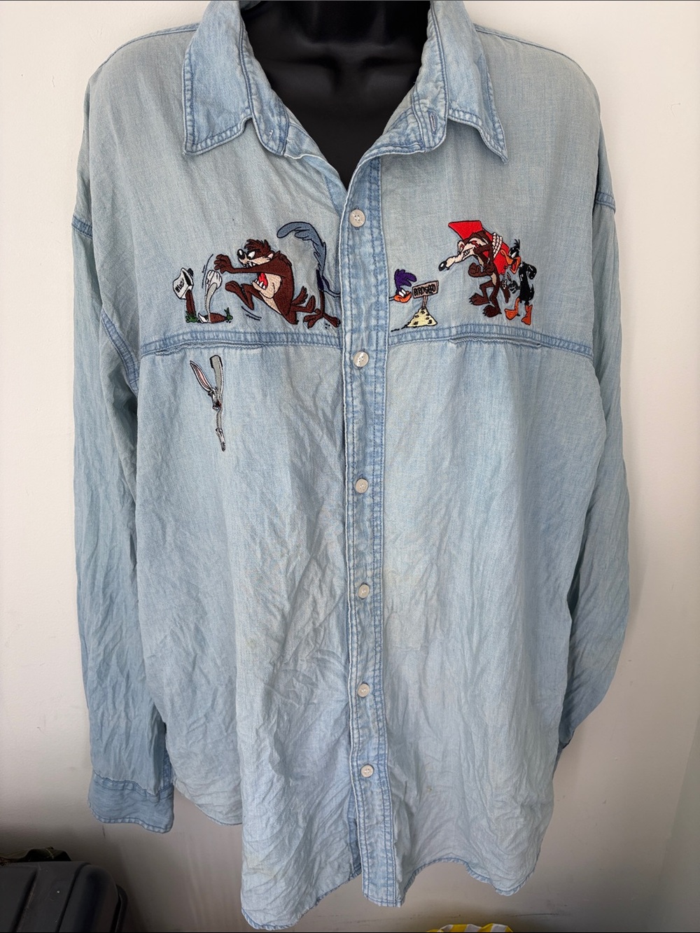 Vintage Warner Brothers, Looney Tunes 90s button up denim shirt